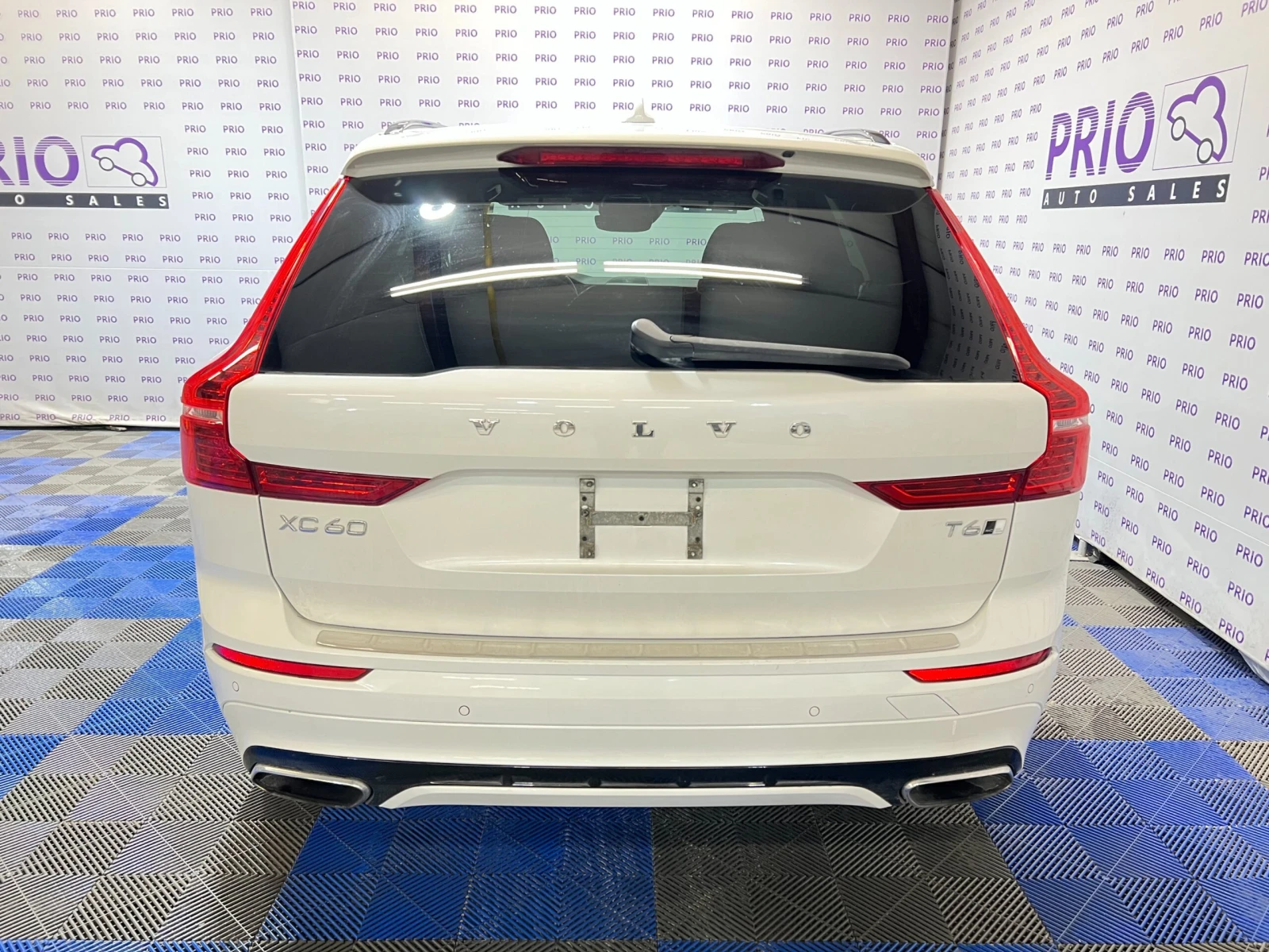 Volvo XC60 T6 R-Design AWD, снимка 4 - Автомобили и джипове - 53903398