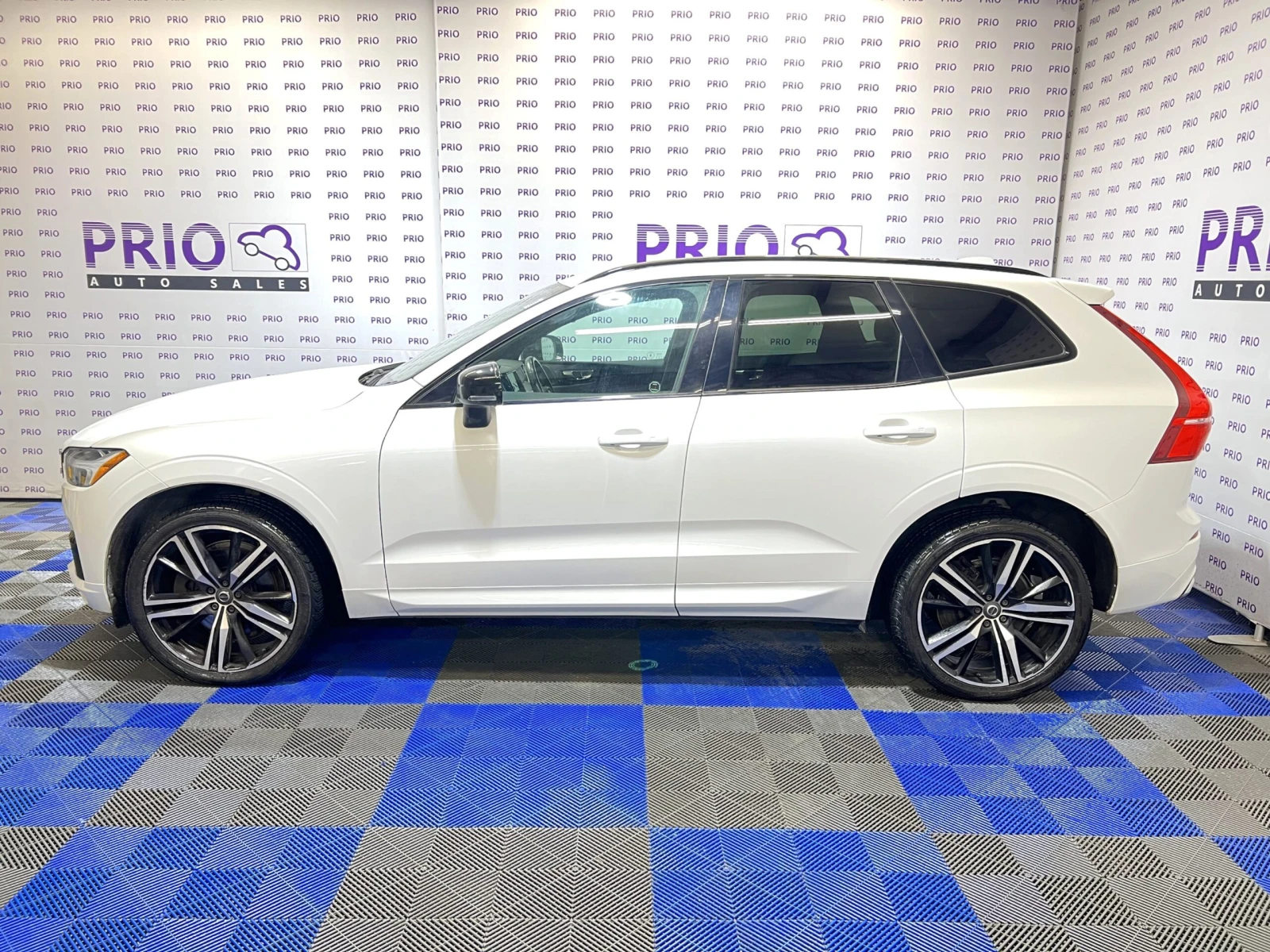 Volvo XC60 T6 R-Design AWD, снимка 2 - Автомобили и джипове - 53903398