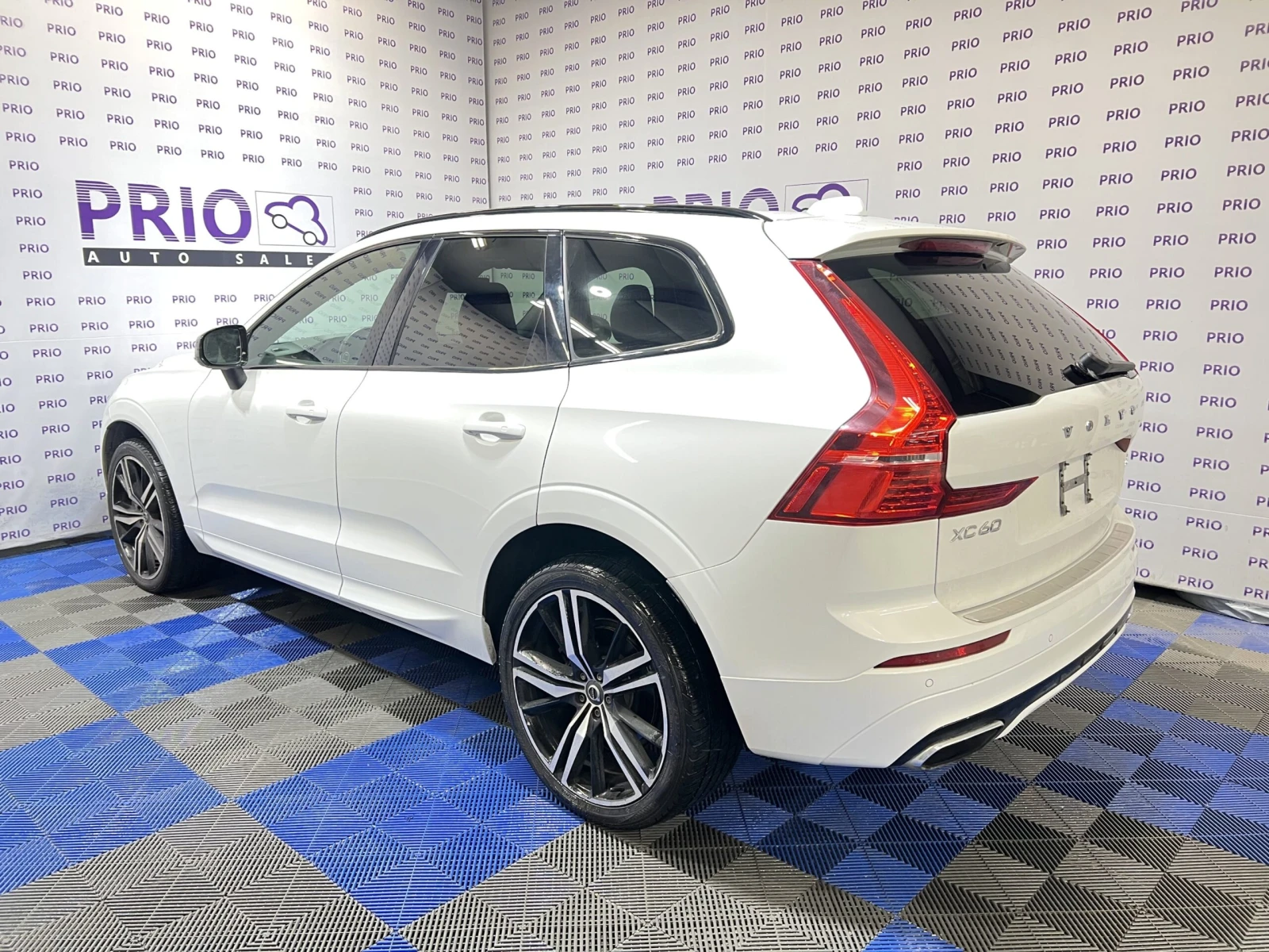 Volvo XC60 T6 R-Design AWD, снимка 3 - Автомобили и джипове - 53903398