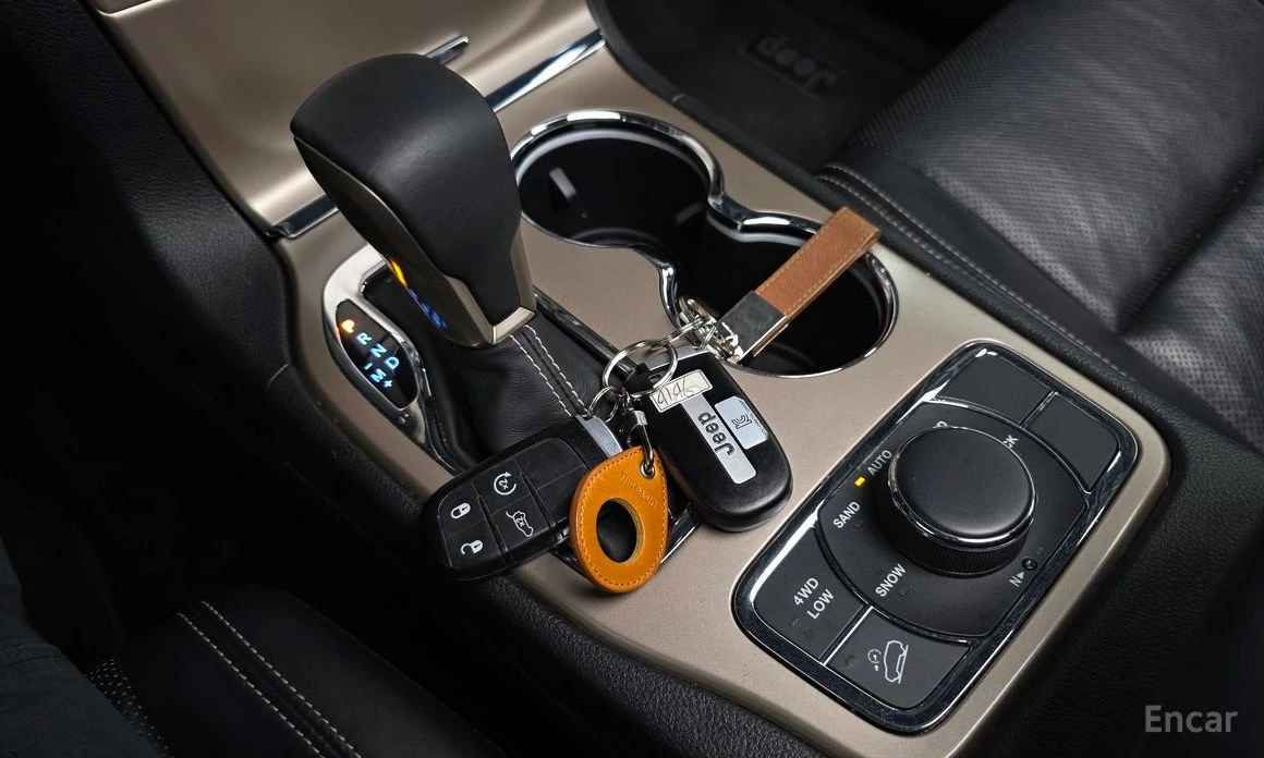 Jeep Grand cherokee 3.6 LIMITED* ПОДГРЕВ* ОБДУХВАНЕ* PANORAMA* КАМЕРА*, снимка 15 - Автомобили и джипове - 54241137