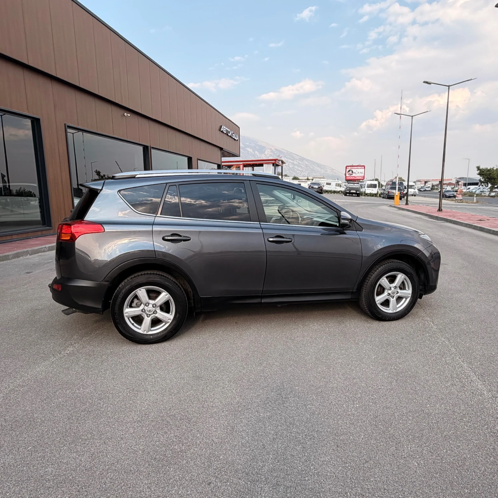 Toyota Rav4 2.2D4D-150к.с.;4х4;ПОДГРЕВ;КОЖА;ЕЛ.БАГАЖНИК;КАМЕРА, снимка 4 - Автомобили и джипове - 55709306