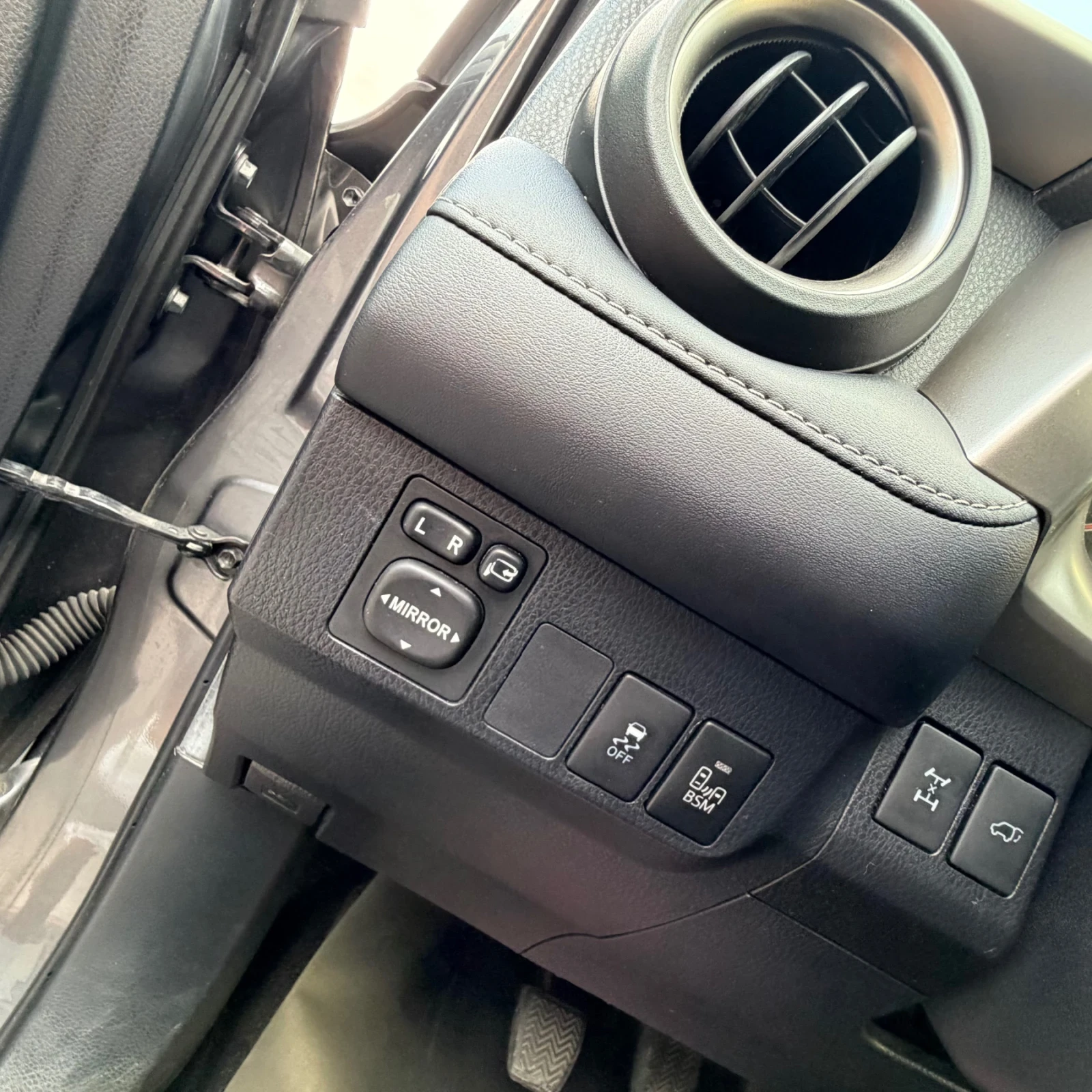 Toyota Rav4 2.2D4D-150к.с.;4х4;ПОДГРЕВ;КОЖА;ЕЛ.БАГАЖНИК;КАМЕРА, снимка 10 - Автомобили и джипове - 55709306