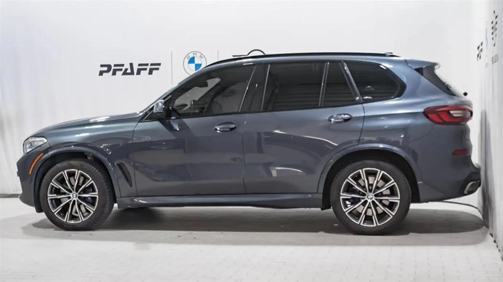 BMW X5 M-pkg* Distronic* Вакуум* Laser* Масаж* Въздух* 36, снимка 4 - Автомобили и джипове - 55779592