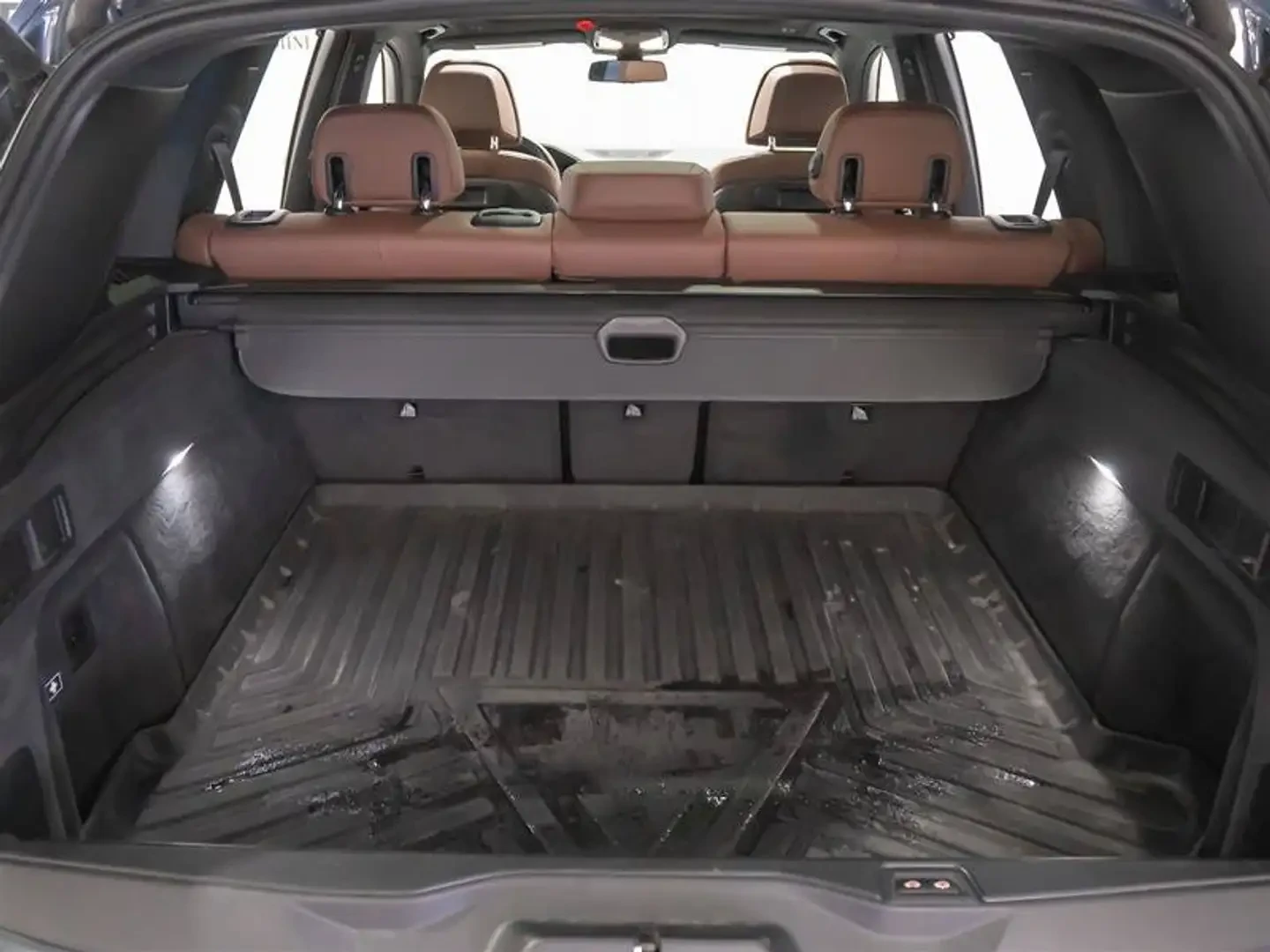 BMW X5 M-pkg* Distronic* Вакуум* Laser* Масаж* Въздух* 36, снимка 15 - Автомобили и джипове - 55779592