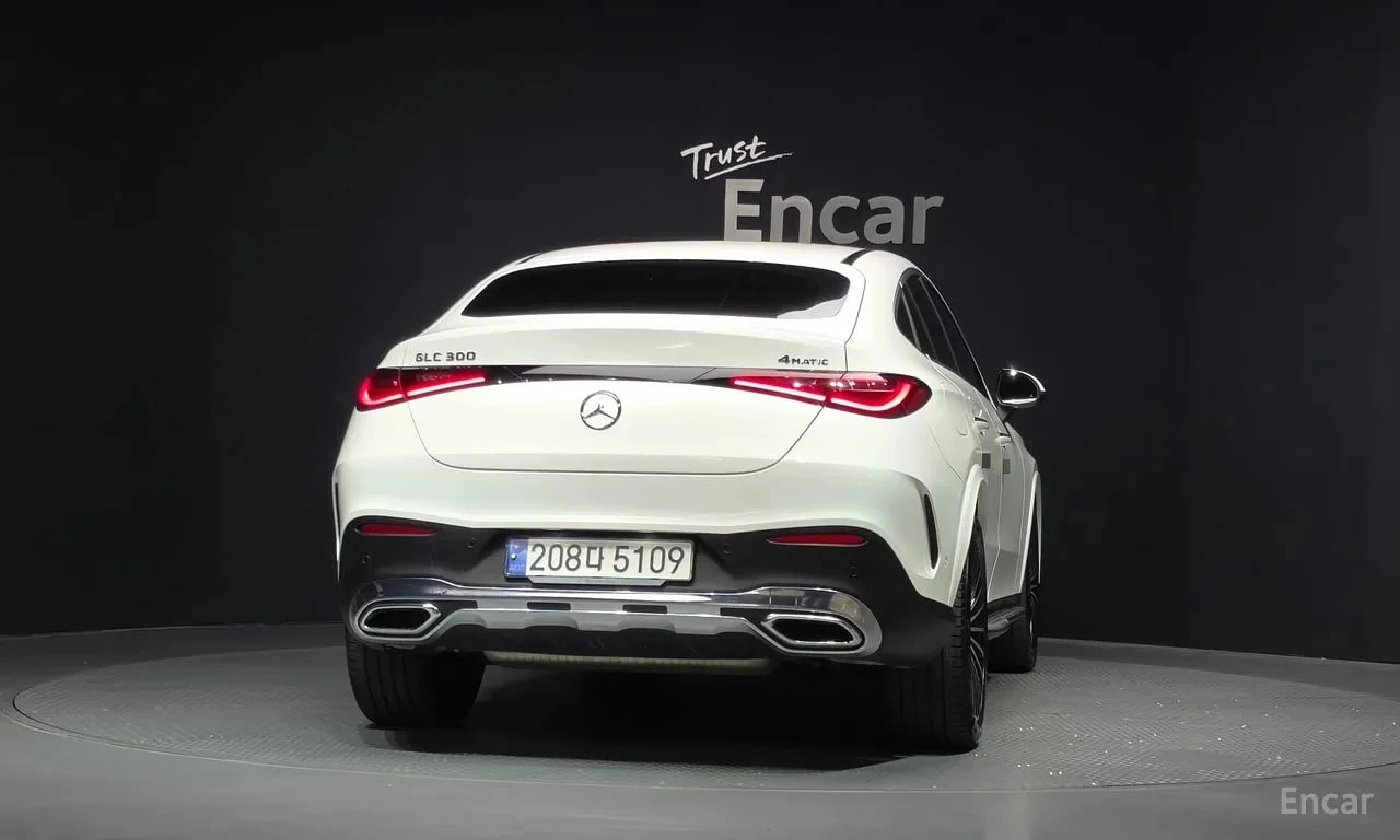 Mercedes-Benz GLC 300 4MATIC Coupe |  АВТОФИНАНСИРАНЕ БЕЗ ПЪРВОНАЧАЛНА , снимка 4 - Автомобили и джипове - 55959400