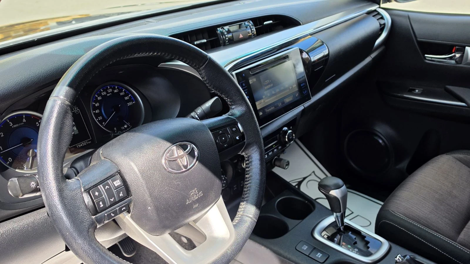 Toyota Hilux, снимка 11 - Автомобили и джипове - 56340682