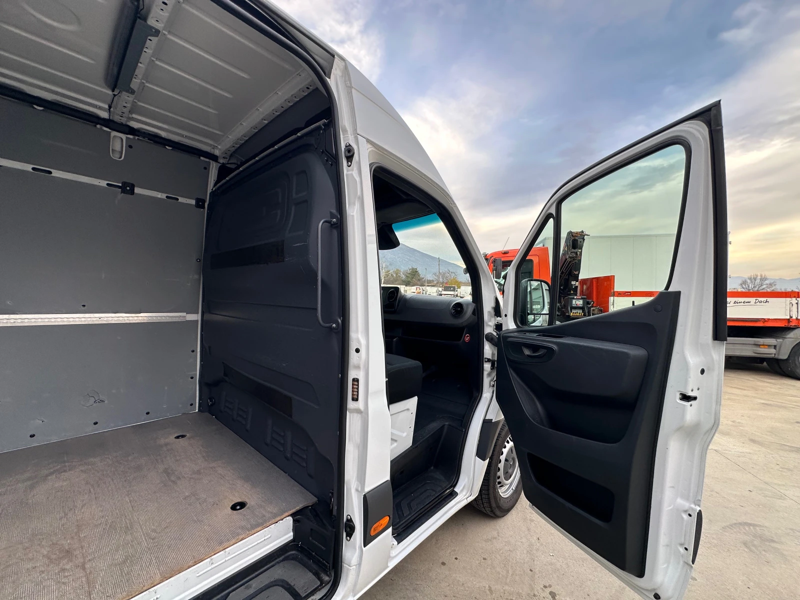 Mercedes-Benz Sprinter 319 FULL!V6!ТОП!EURO6!MAXI! - изображение 6