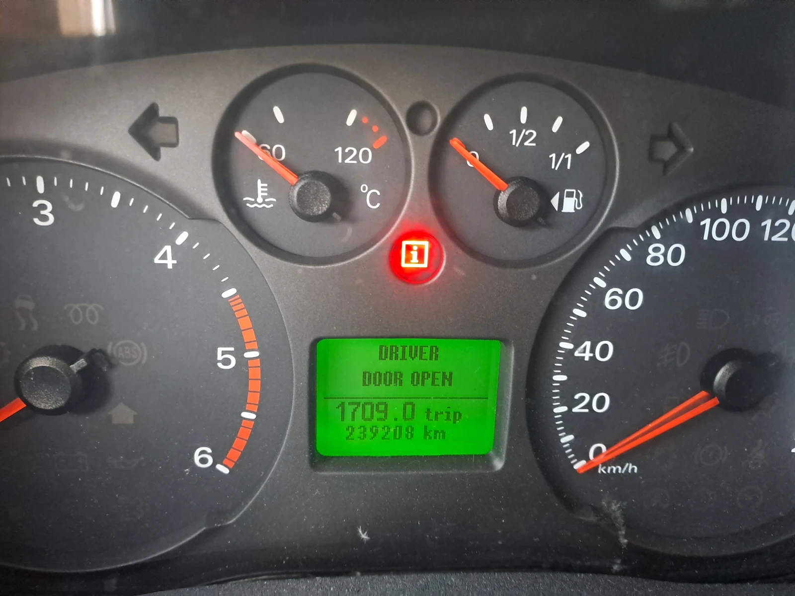 Ford Transit Пътнически, снимка 9 - Бусове и автобуси - 56059824
