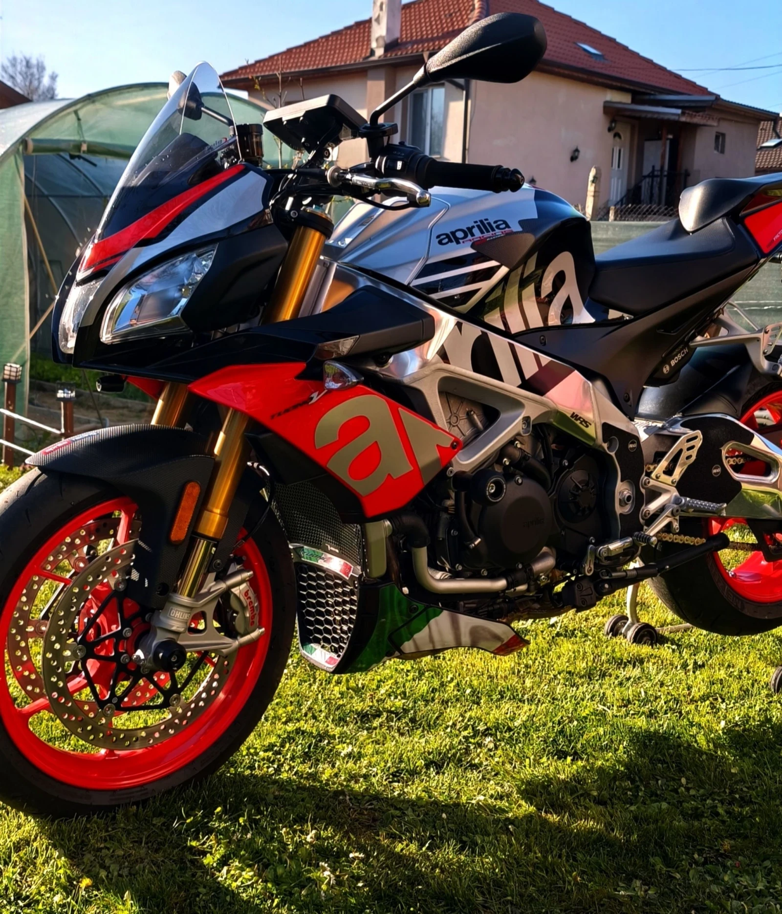 Aprilia Tuono V4 1100 FACTORY  - изображение 4