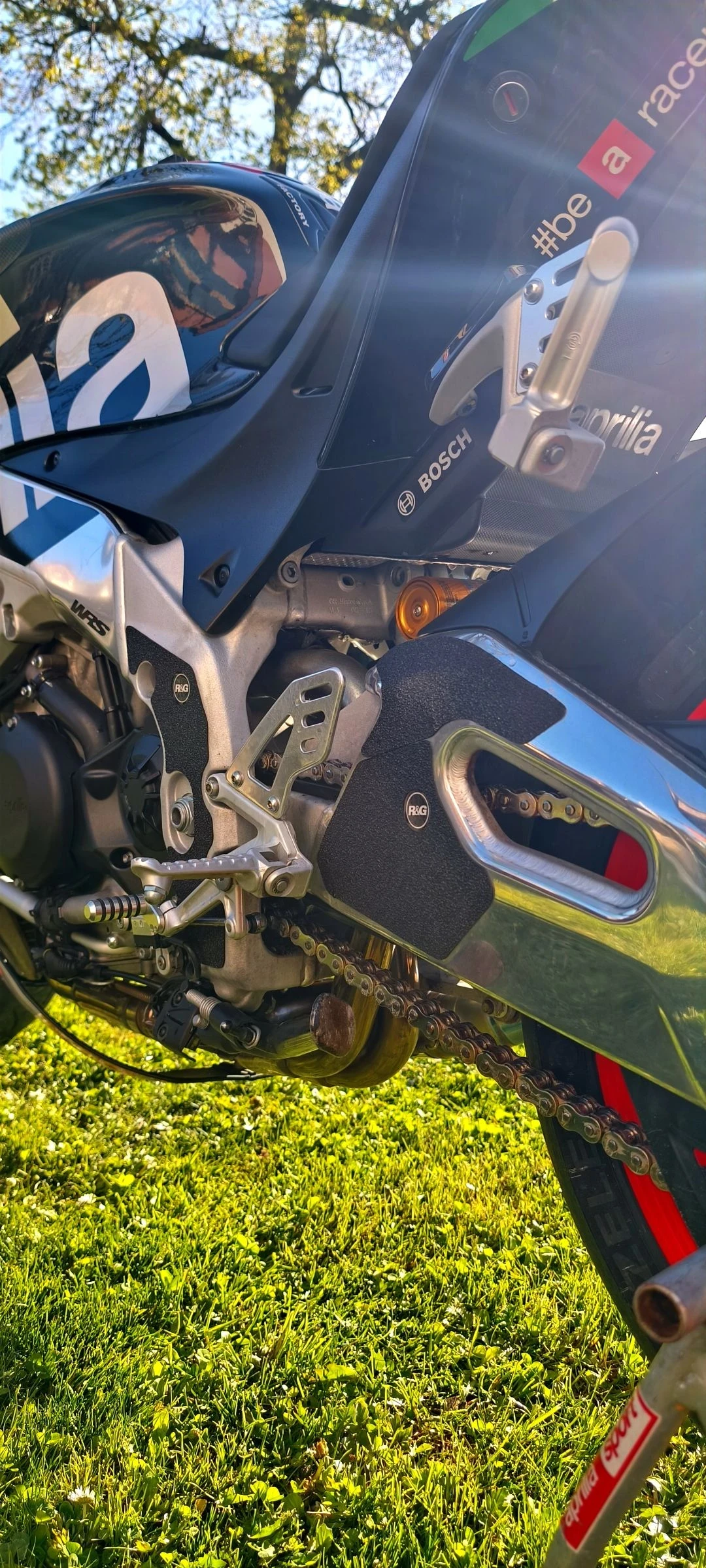 Aprilia Tuono V4 1100 FACTORY  - изображение 9