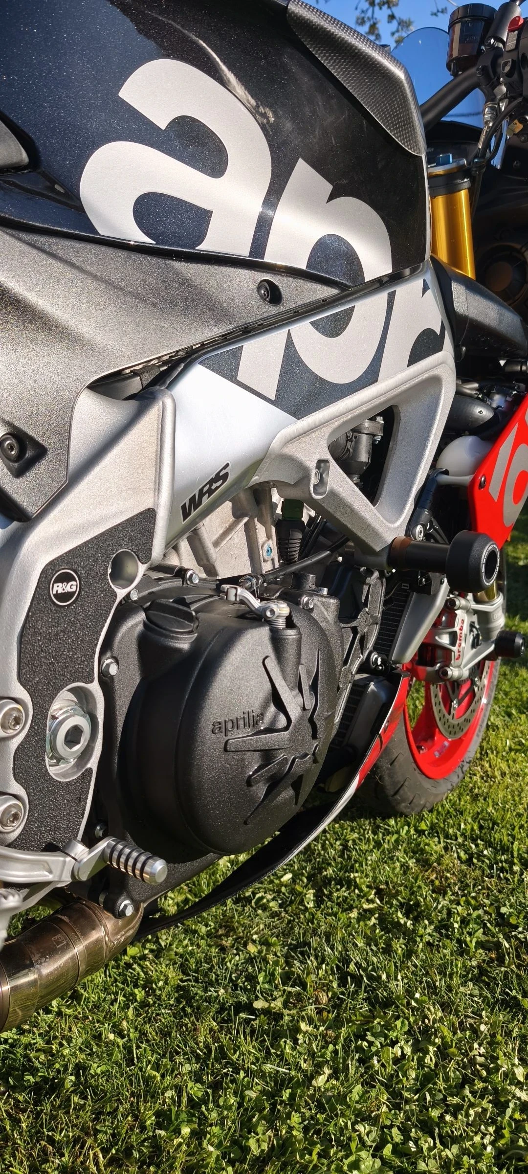 Aprilia Tuono V4 1100 FACTORY  - изображение 8