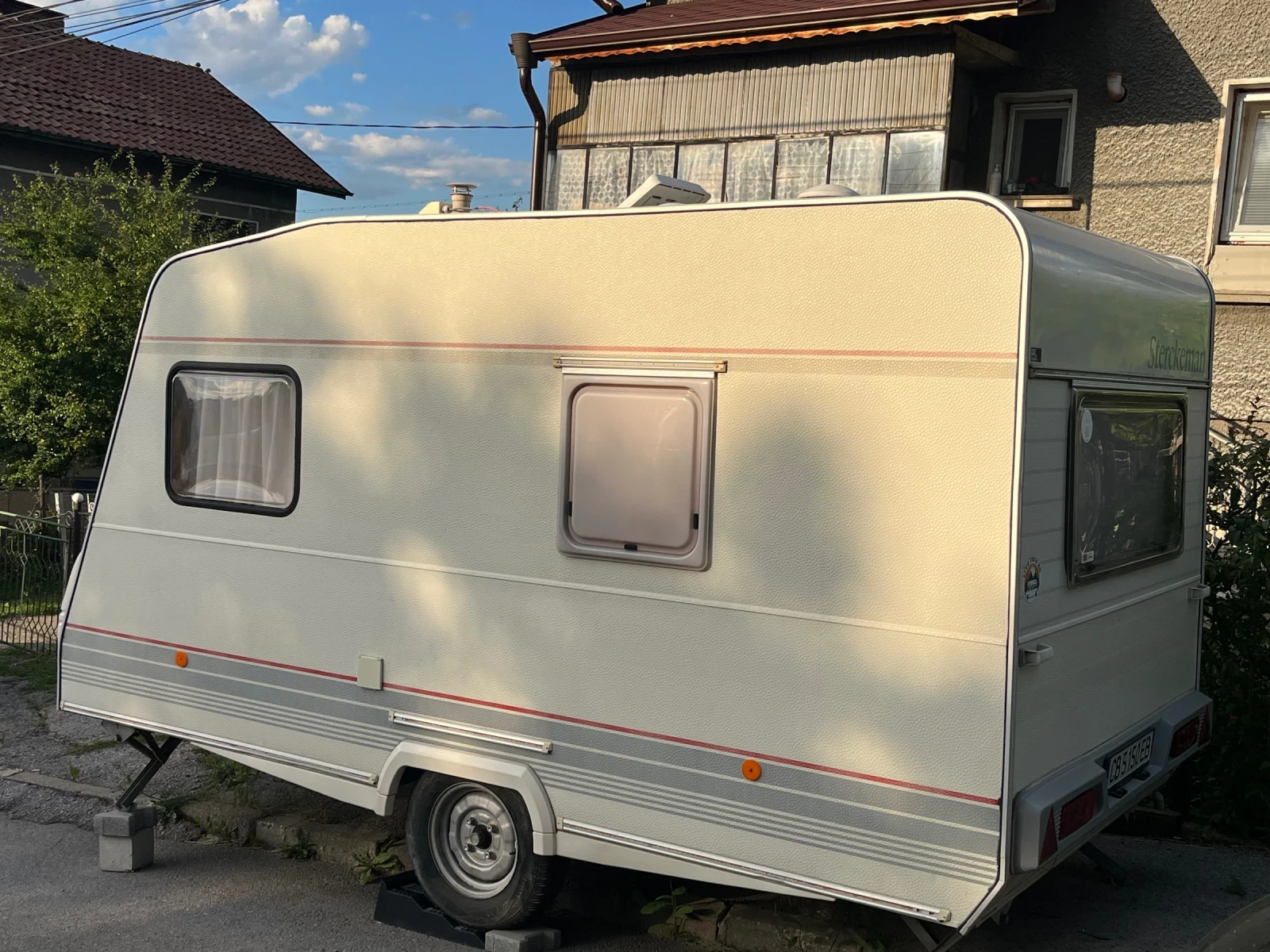 Каравана Sterckeman 370, снимка 4 - Каравани и кемпери - 54919185