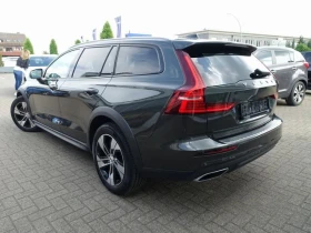 Volvo V60 Cross Country B4 D AWD  | Mobile.bg    4