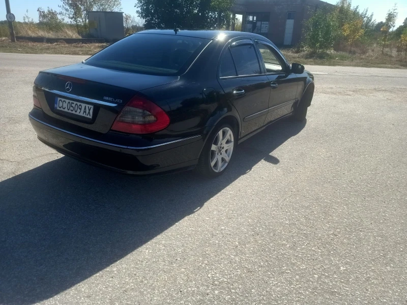 Mercedes-Benz E 220, снимка 3 - Автомобили и джипове - 47450662