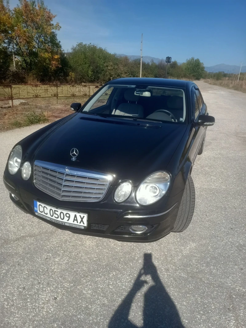 Mercedes-Benz E 220, снимка 2 - Автомобили и джипове - 47450662