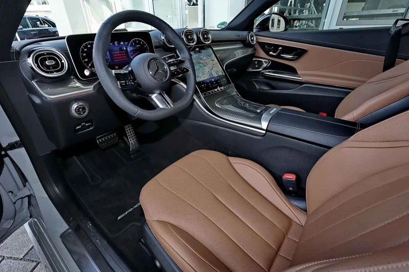 Mercedes-Benz CLE 450 4M AMG 360 + DIG-LED+ Pano+ Distr, снимка 3 - Автомобили и джипове - 52041311