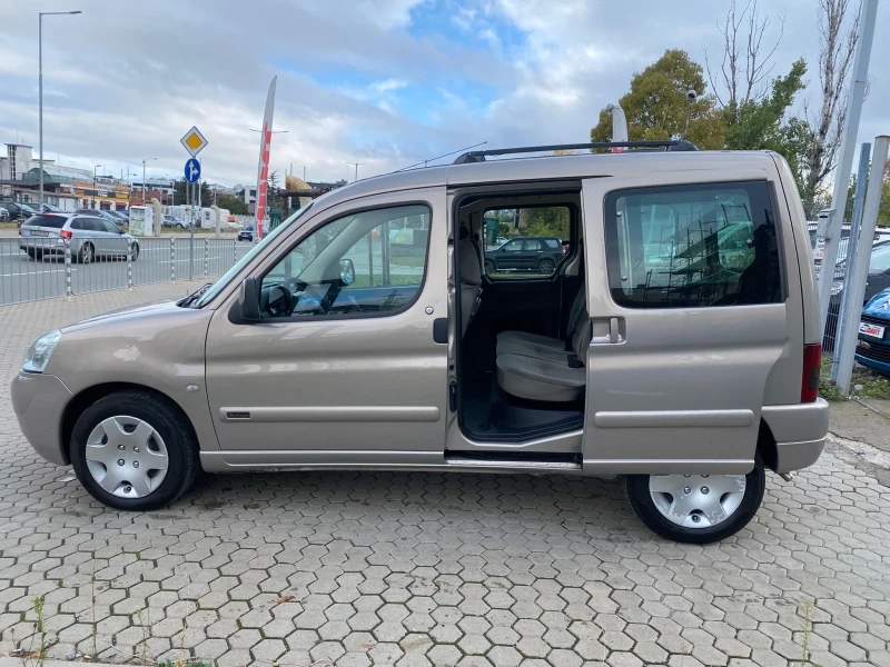 Citroen Berlingo 1.6i/MULTISPASE/PANORAMA, снимка 14 - Автомобили и джипове - 52208420