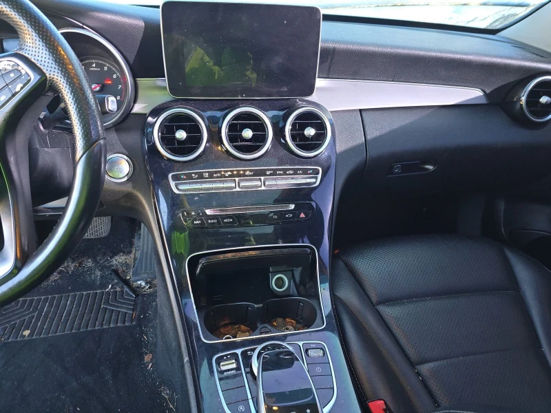 Mercedes-Benz C 300 4MATIC, снимка 11 - Автомобили и джипове - 53327625