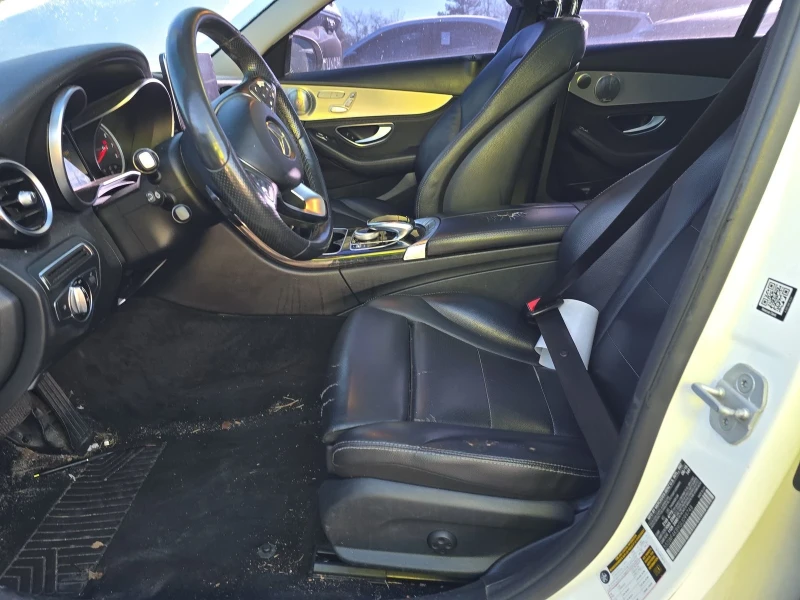 Mercedes-Benz C 300 4MATIC, снимка 7 - Автомобили и джипове - 53327625