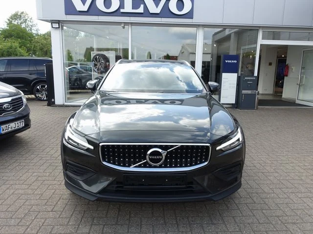 Volvo V60 Cross Country B4 D AWD  - изображение 5