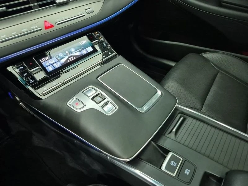 Hyundai Grandeur 2.4 Automatic, снимка 8 - Автомобили и джипове - 55891727
