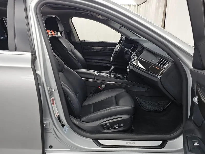 BMW 740 Li - САМО 30% АВАНС, снимка 11 - Автомобили и джипове - 56028010