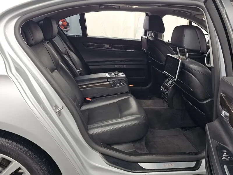 BMW 740 Li - САМО 30% АВАНС, снимка 12 - Автомобили и джипове - 56028010