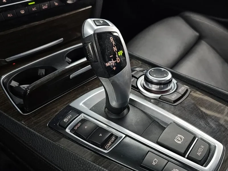BMW 740 Li - САМО 30% АВАНС, снимка 9 - Автомобили и джипове - 56028010