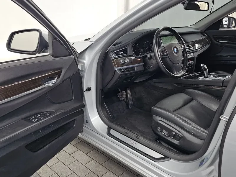 BMW 740 Li - САМО 30% АВАНС, снимка 10 - Автомобили и джипове - 56028010