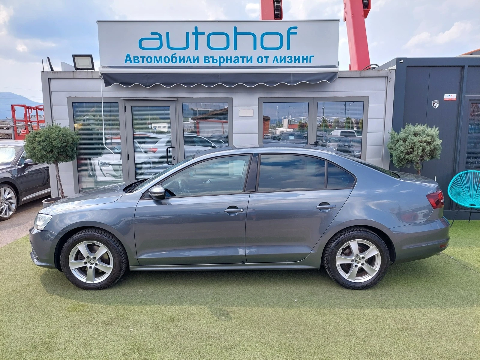 VW Jetta 2.0TDI/110k.c/5MT - изображение 2