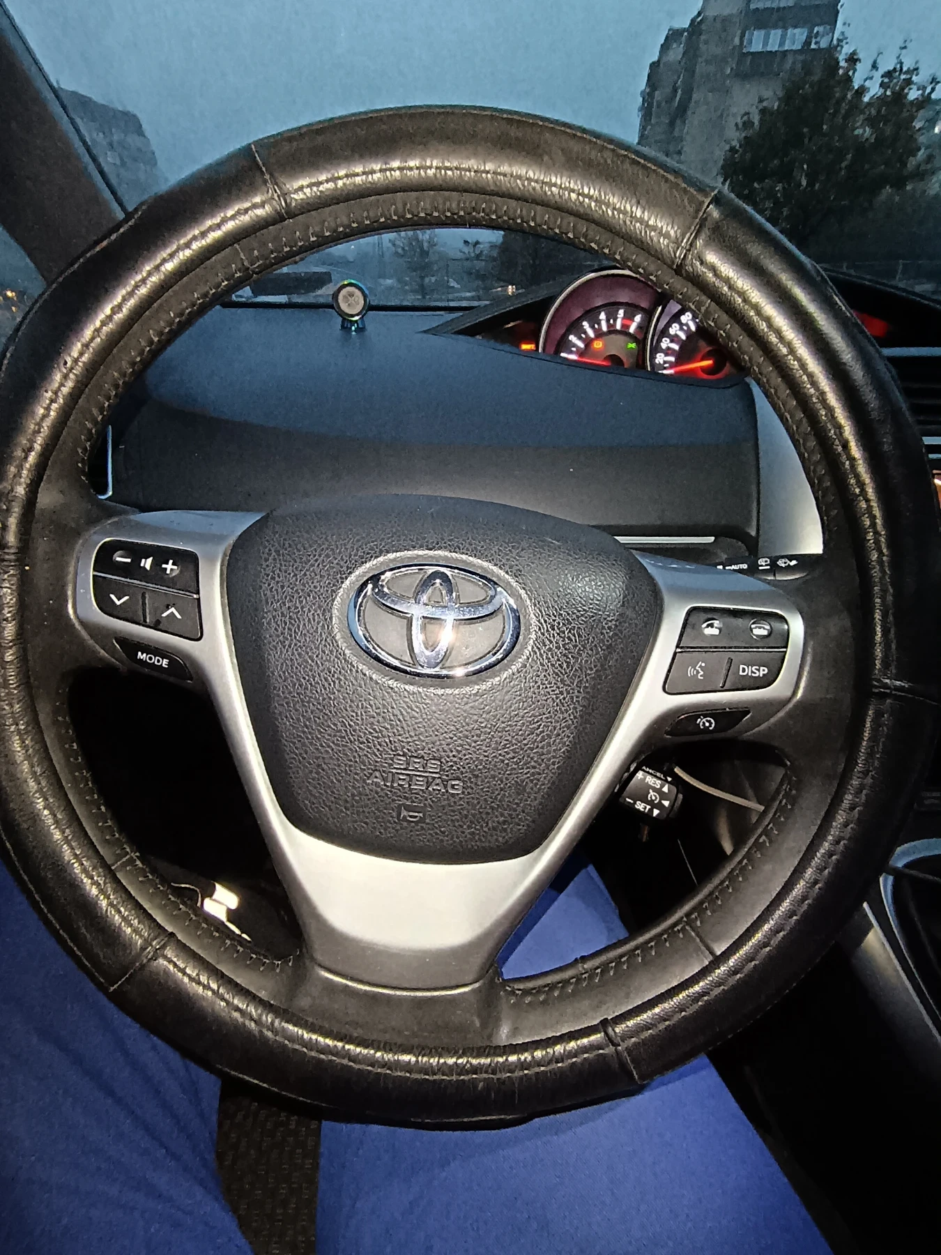 Toyota Verso 2000 D4D 126k.c 6+ 1 - изображение 9