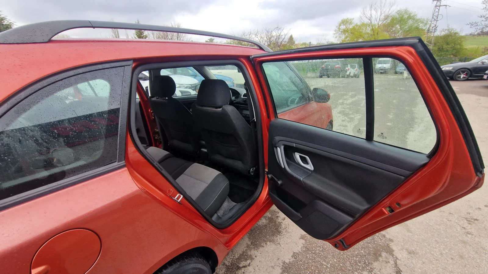 Skoda Fabia 1.6I /AVTOMAT/105 К.С/ТОП  | Mobile.bg — изображение 12