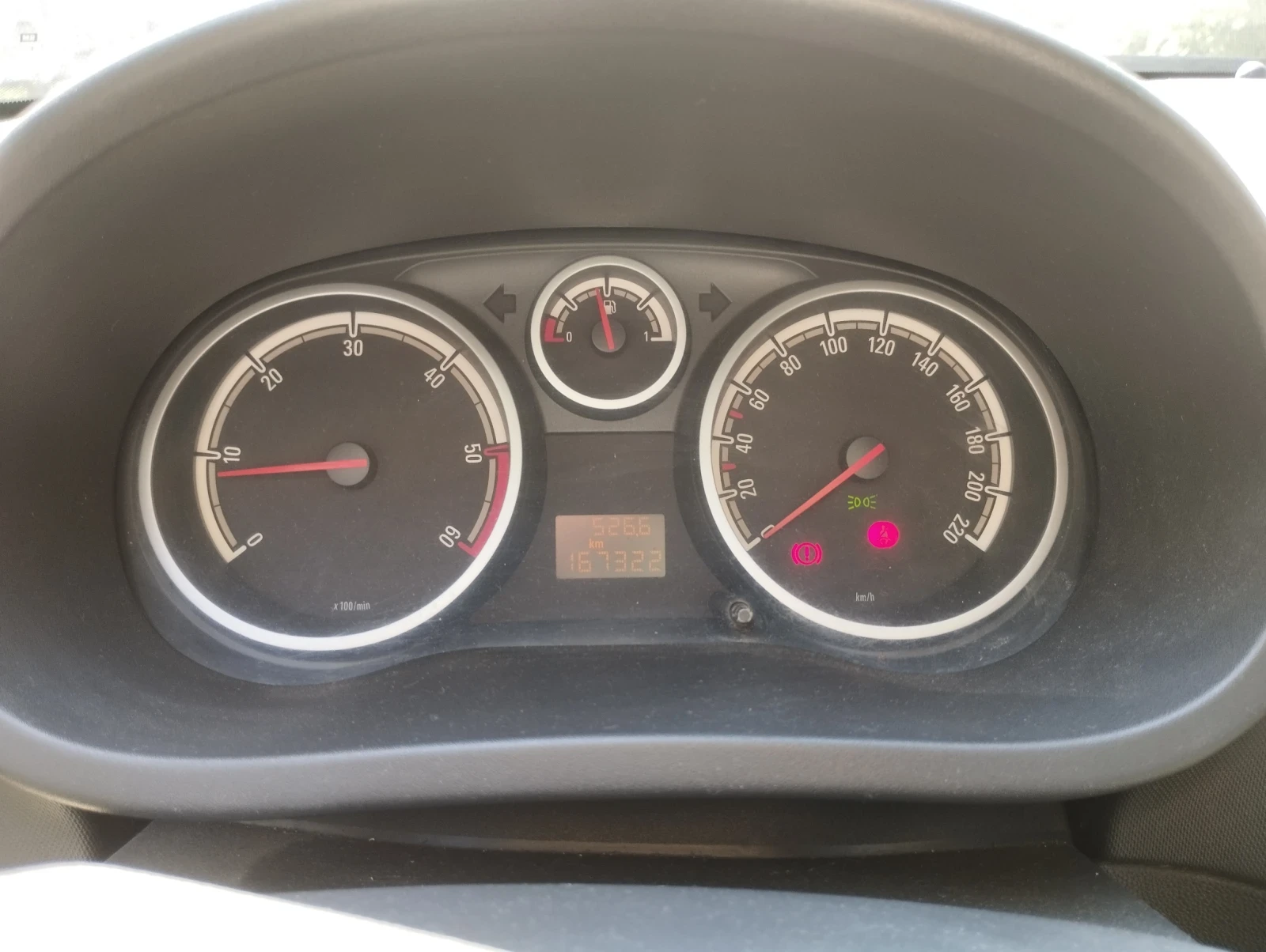 Opel Corsa 1.3 75 к.с - изображение 9