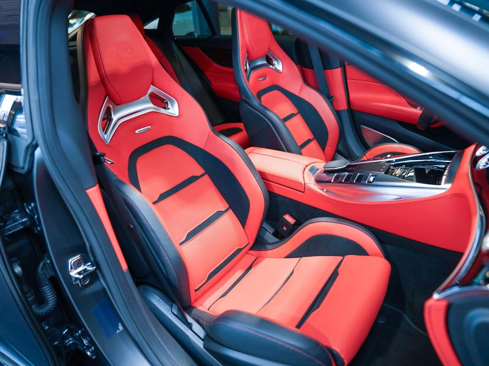 Mercedes-Benz AMG GT 63S E-PERFORMANCE/AERO/CERAMIC/BURM/NIGHT/DYNAMIC, снимка 9 - Автомобили и джипове - 53827708