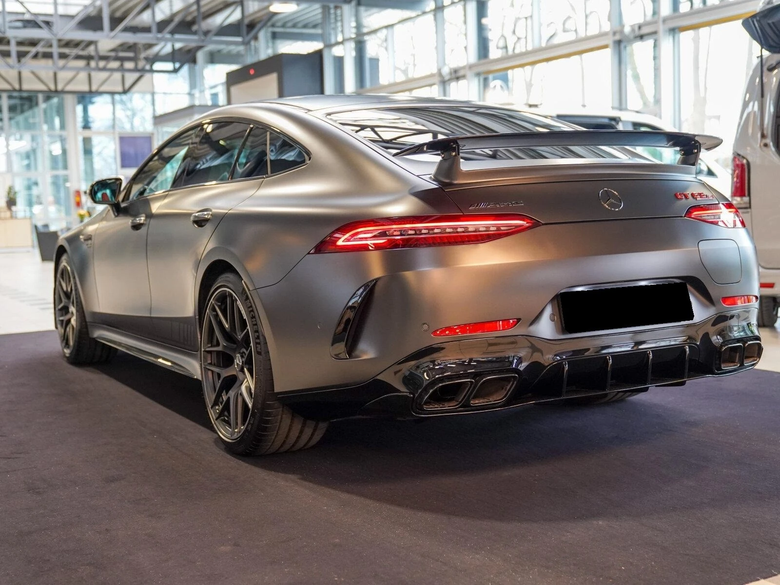 Mercedes-Benz AMG GT 63S E-PERFORMANCE/AERO/CERAMIC/BURM/NIGHT/DYNAMIC, снимка 4 - Автомобили и джипове - 53827708