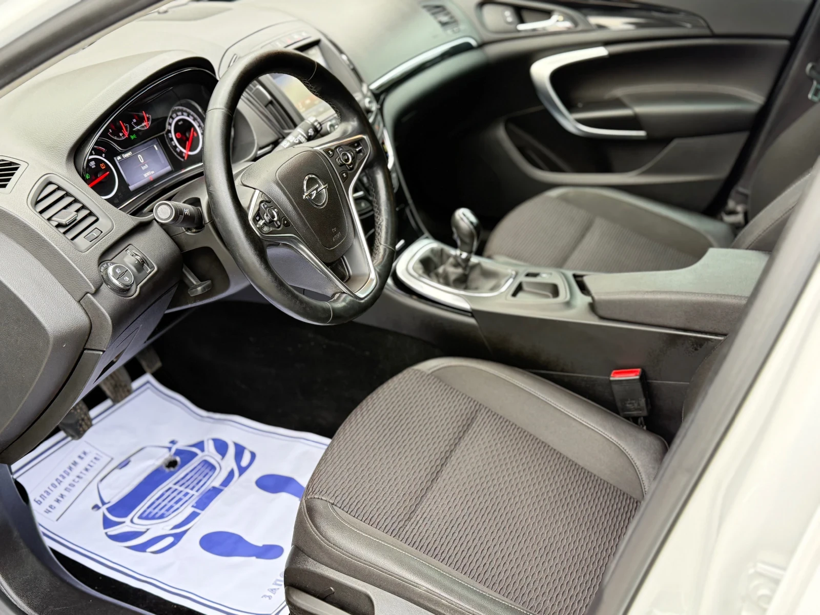 Opel Insignia 1.6CDTi FULL* EURO 6* Facelift, снимка 10 - Автомобили и джипове - 53917638