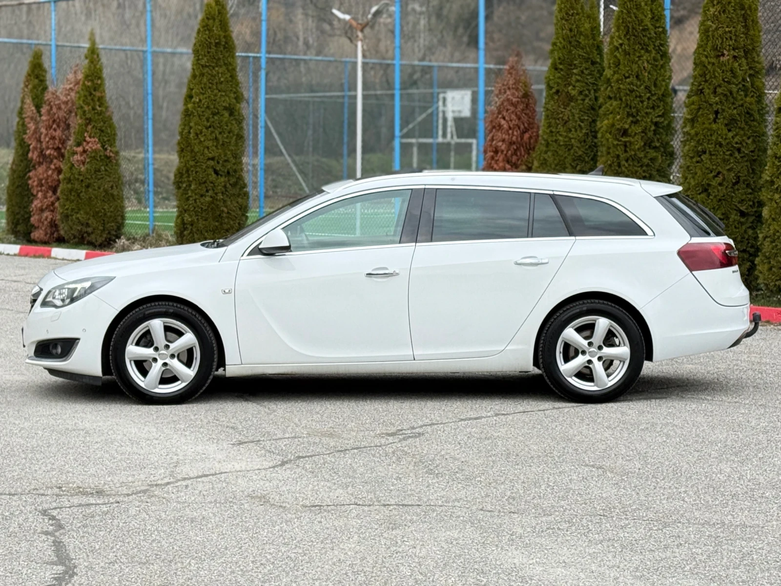 Opel Insignia 1.6CDTi FULL* EURO 6* Facelift, снимка 9 - Автомобили и джипове - 53917638
