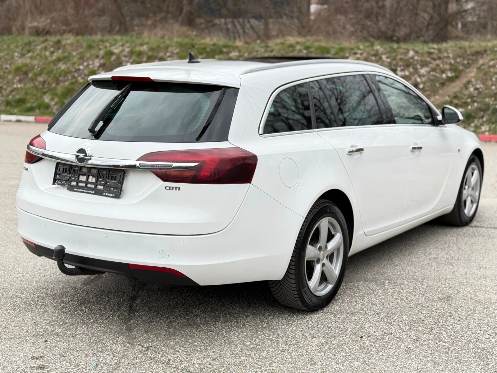 Opel Insignia 1.6CDTi FULL* EURO 6* Facelift, снимка 7 - Автомобили и джипове - 53917638