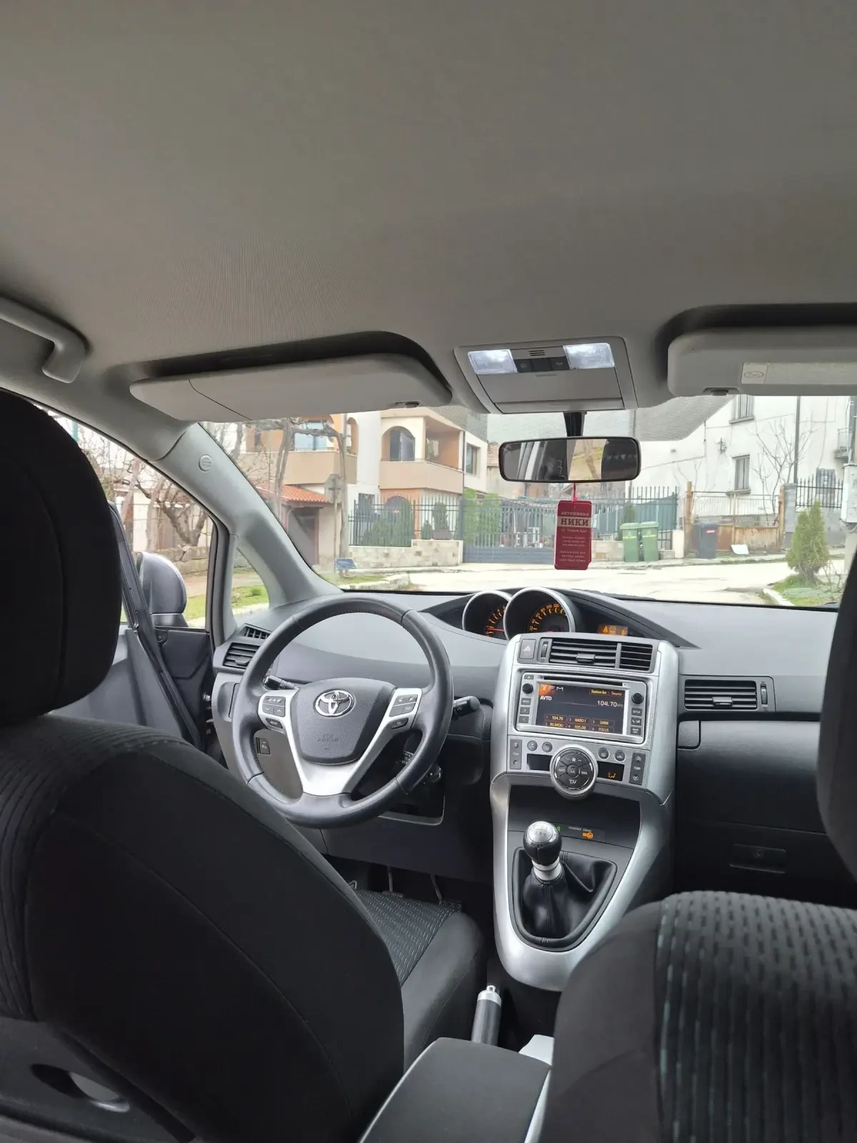 Toyota Verso ШВЕЙЦАРИЯ!!!, снимка 10 - Автомобили и джипове - 53989411