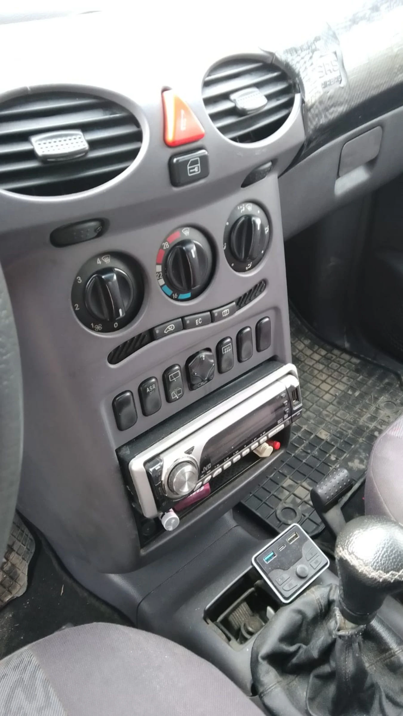 Mercedes-Benz A 170, снимка 6 - Автомобили и джипове - 54070766