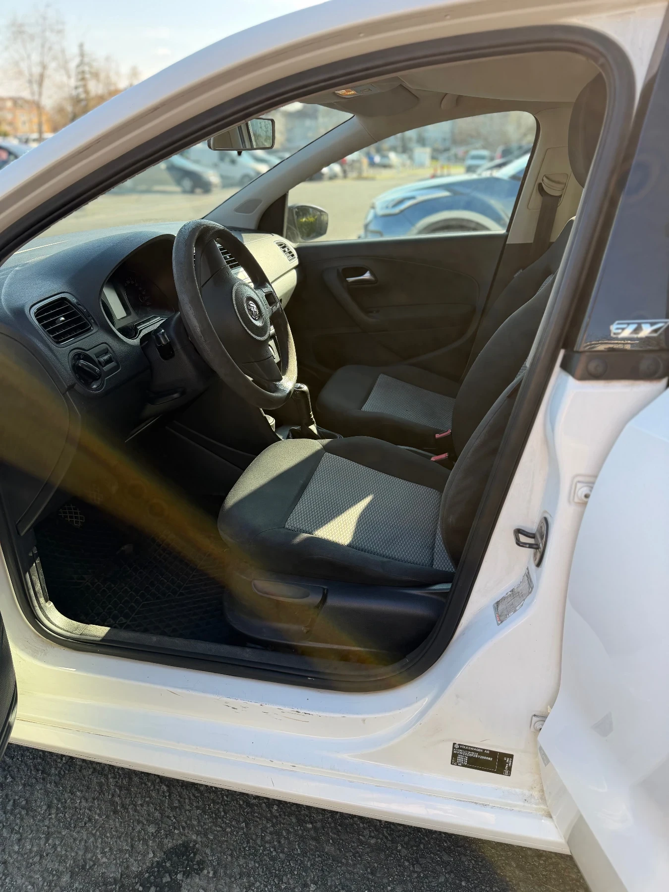 VW Polo, снимка 2 - Автомобили и джипове - 54215260