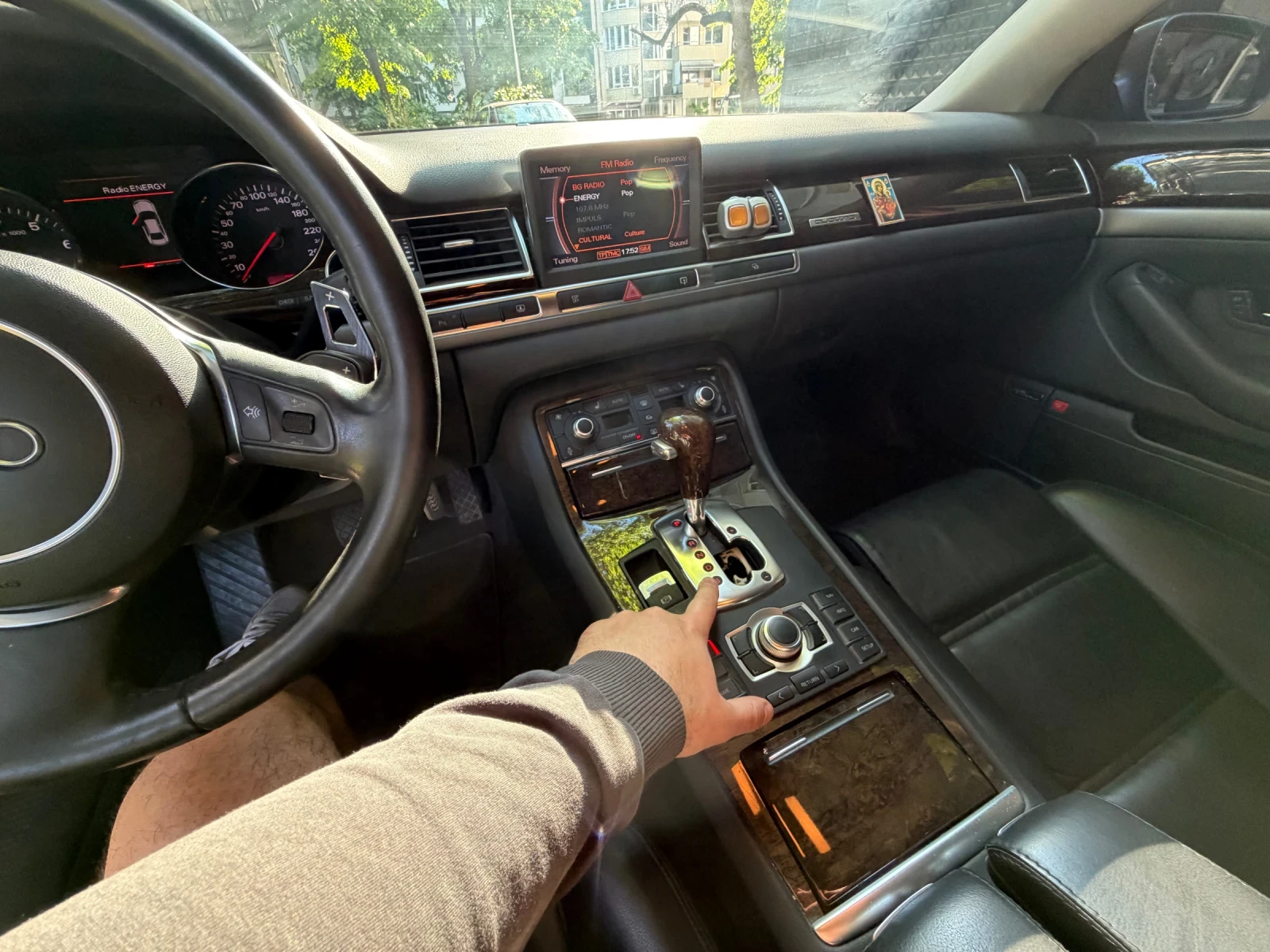 Audi A8, снимка 9 - Автомобили и джипове - 54452163