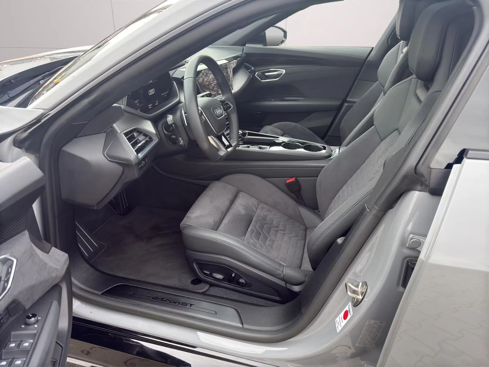Audi E-Tron GT 476HP/QUATTRO/PANO/B&O/MATRIX/360/KLESS/446z | Mobile.bg � ����������� 8