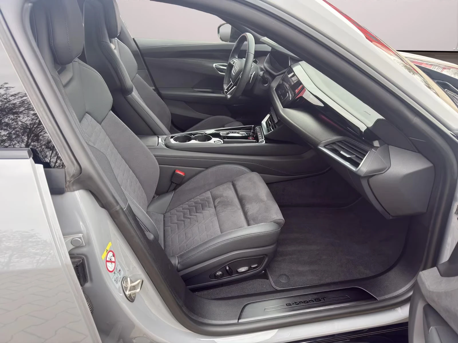 Audi E-Tron GT 476HP/QUATTRO/PANO/B&O/MATRIX/360/KLESS/446z | Mobile.bg � ����������� 10