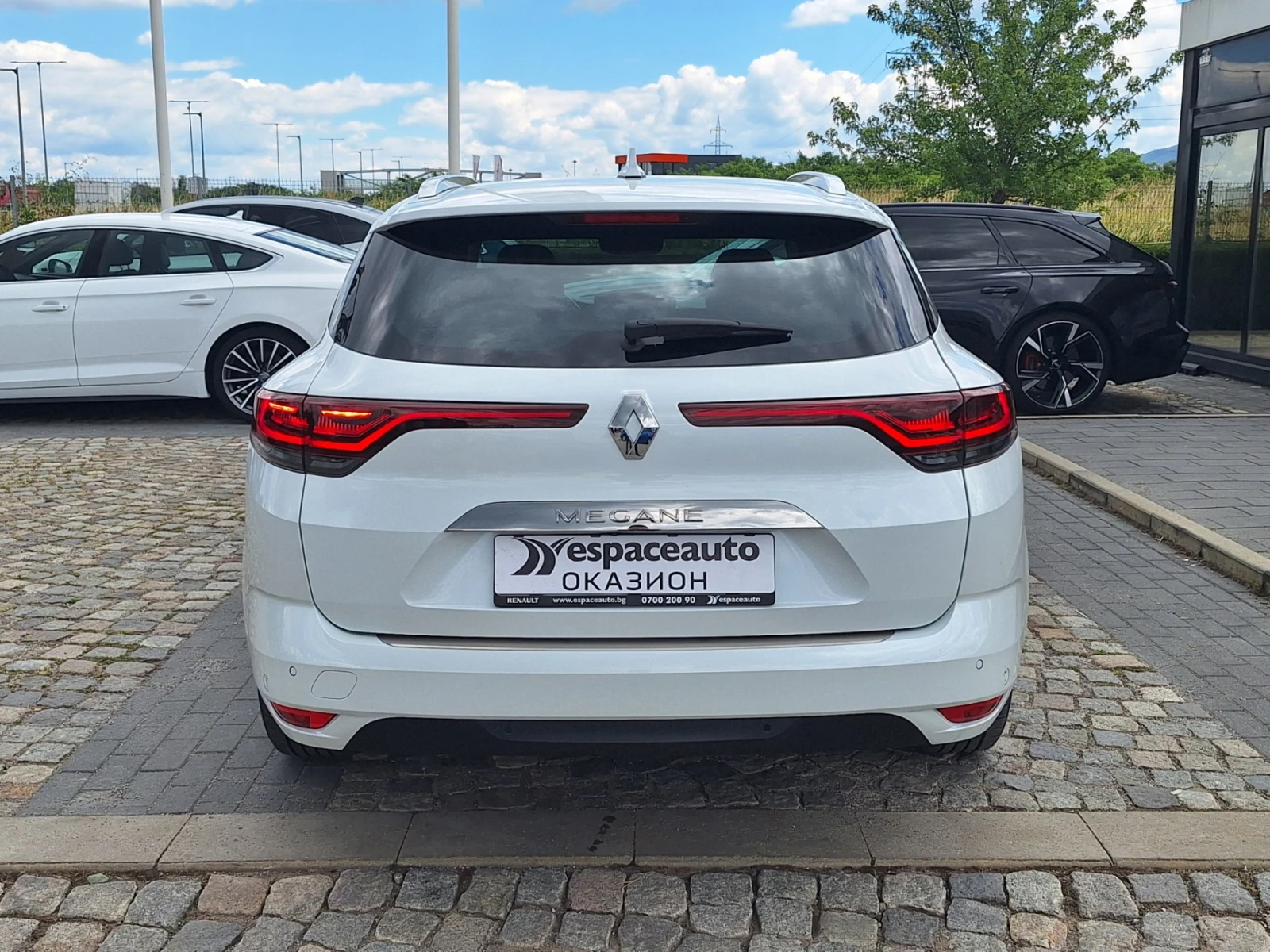 Renault Megane 1.3Tce/ 140к.с./Grandtour/INTENS/КАПАРИРАН!, снимка 5 - Автомобили и джипове - 54972373