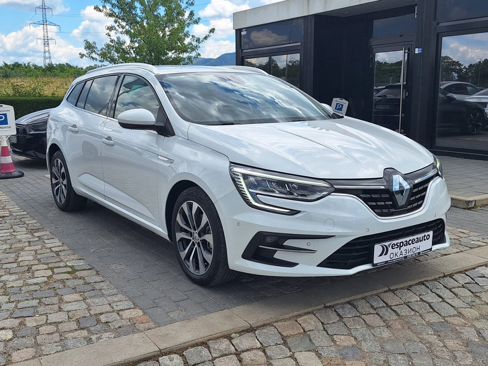 Renault Megane 1.3Tce/ 140к.с./Grandtour/INTENS/КАПАРИРАН!, снимка 3 - Автомобили и джипове - 54972373