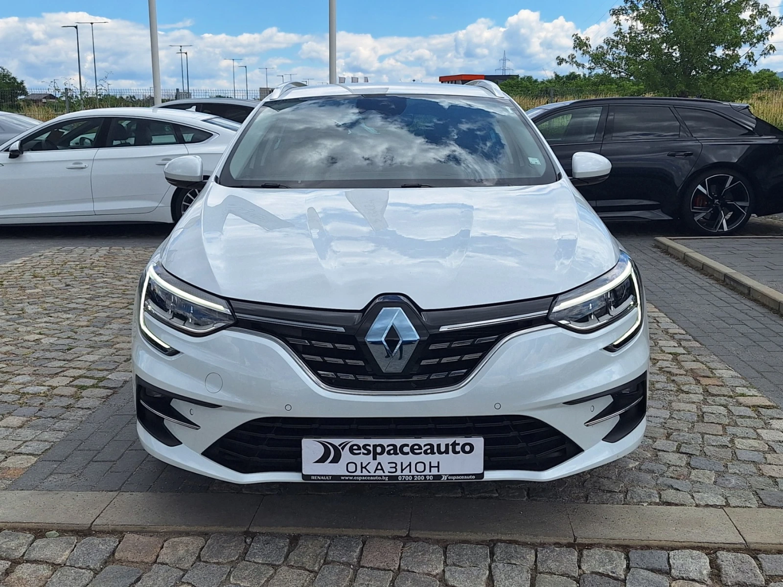 Renault Megane 1.3Tce/ 140к.с./Grandtour/INTENS/КАПАРИРАН!, снимка 2 - Автомобили и джипове - 54972373