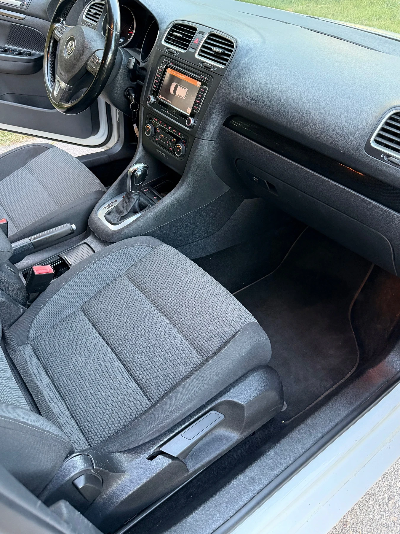 VW Golf VI 2.0TDI 140 DSG / реални км. сервизна история, снимка 12 - Автомобили и джипове - 55022820