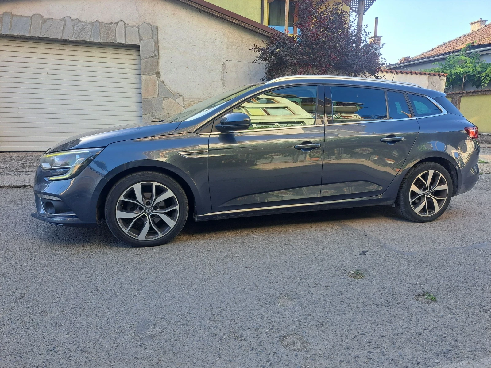 Renault Megane 1.5TDI BOSE КОЖА АВТОМАТ, снимка 6 - Автомобили и джипове - 55084543