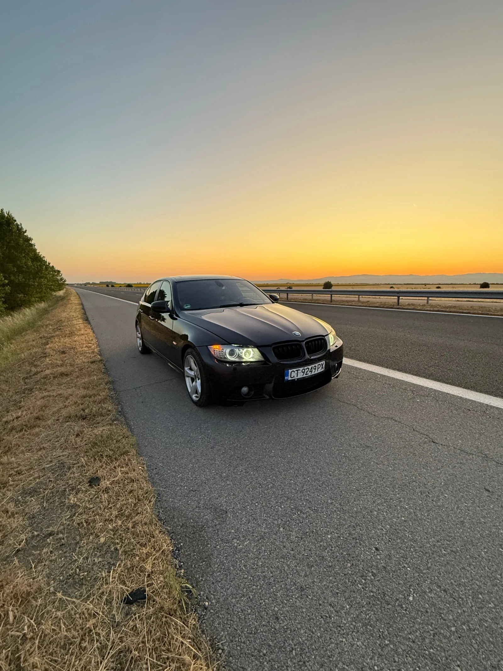 BMW 330 ФУЛ ЕКСТРИ!, снимка 4 - Автомобили и джипове - 55625457